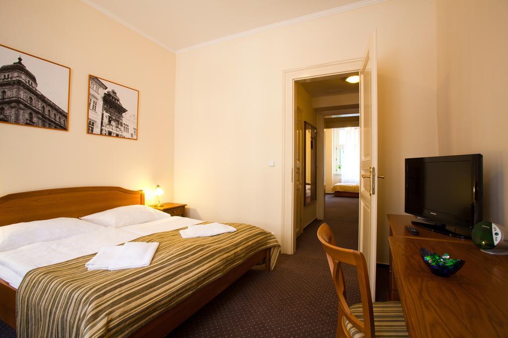Anna Hotel Prague Exterior photo